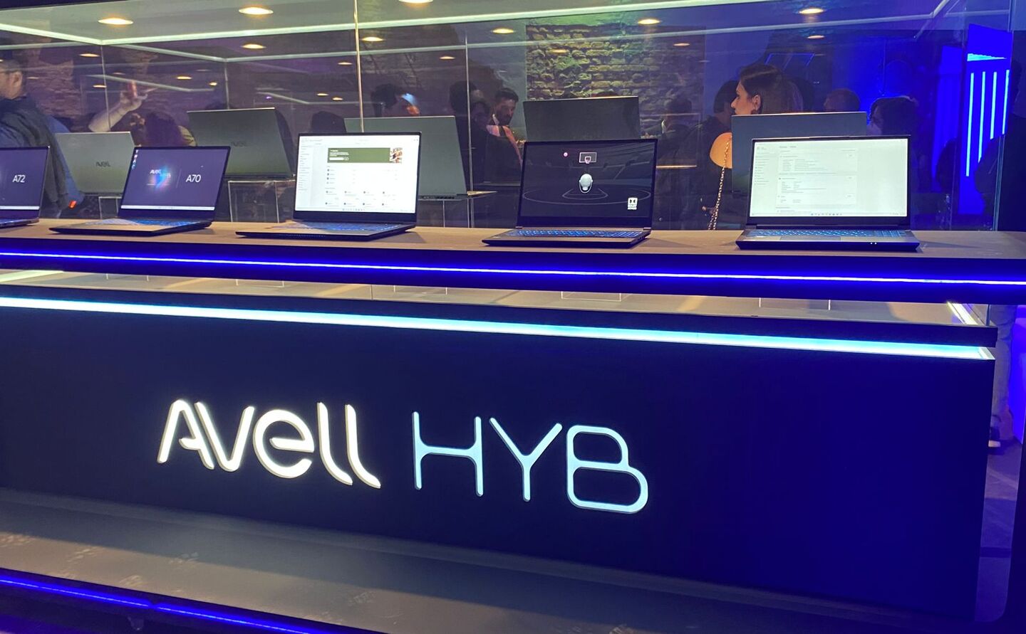 Avell lança linha de notebooks HYB e Storm Two para usuários que precisam de alta performance