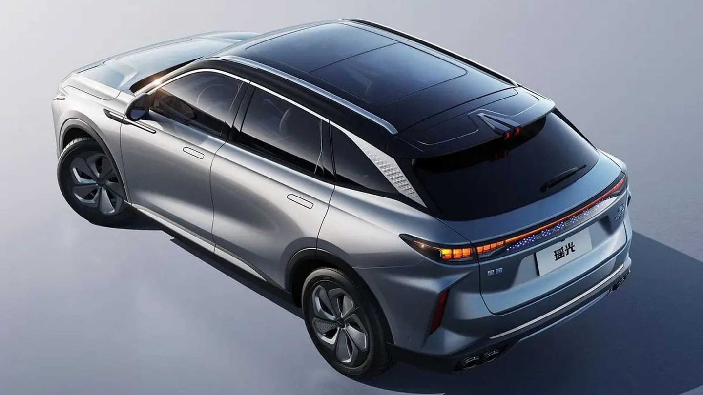 Divisão de luxo da Chery confirma lançamento de veículos elétricos e híbrido plug-in no Brasil