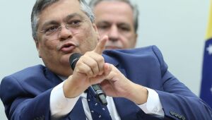 Além de prefeito cassado, Luciano Hang é citado em ação contra senador que usou aviões da Havan