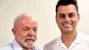 Ex-ajudante de ordens de Bolsonaro, Mauro Cid presta depoimento à PF sobre 8 de janeiro