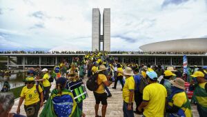 Após silêncio na PF, Bolsonaro e Michelle participam de evento do PL, mas ignoram tema das joias