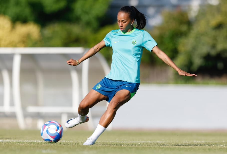 Seleção feminina treina na França a 4 dias da estreia na Olimpíada