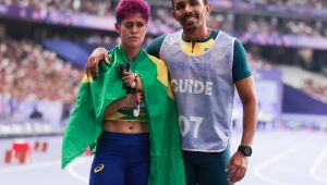 Jogos Paralímpicos: Joeferson Marinho é bronze nos 100m T12 do atletismo em Paris