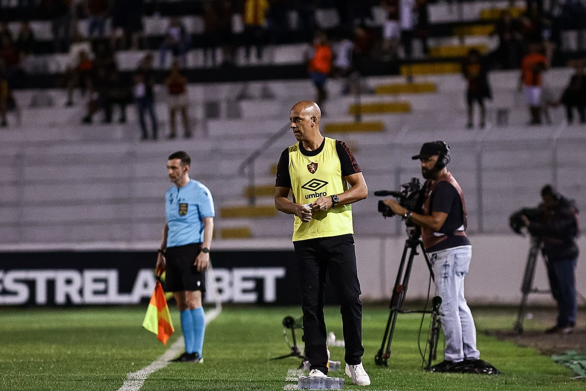 Técnico do Sport convoca torcida para duelo da última rodada contra o Santos: “encham a Ilha”